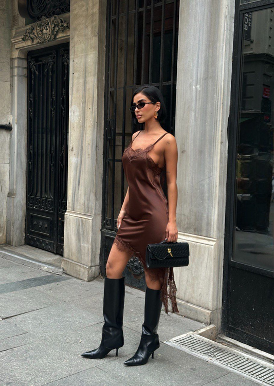 Дамска сатенирана рокля „Lace Elegance“