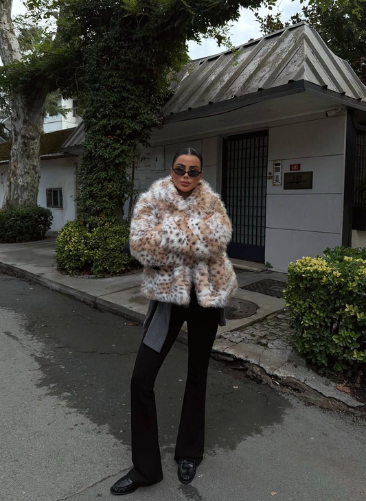 Дамско късо палто „Faux Fur Chic“