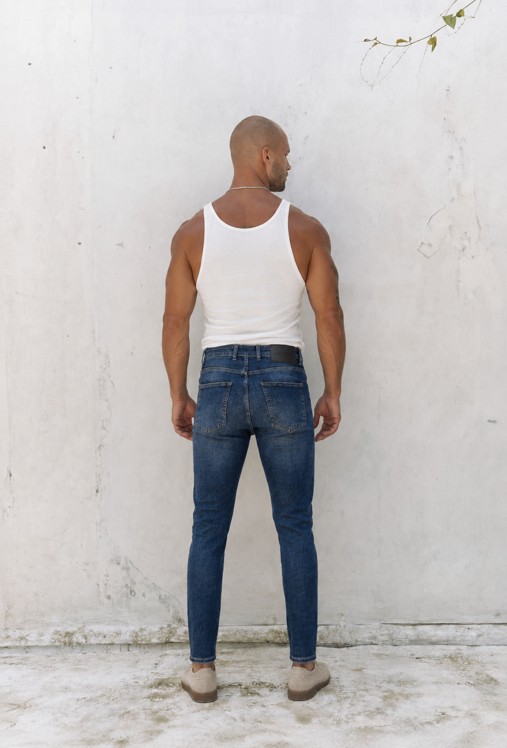 Мъжки сини дънки Slim Fit с накъсани детайли | eGiGi