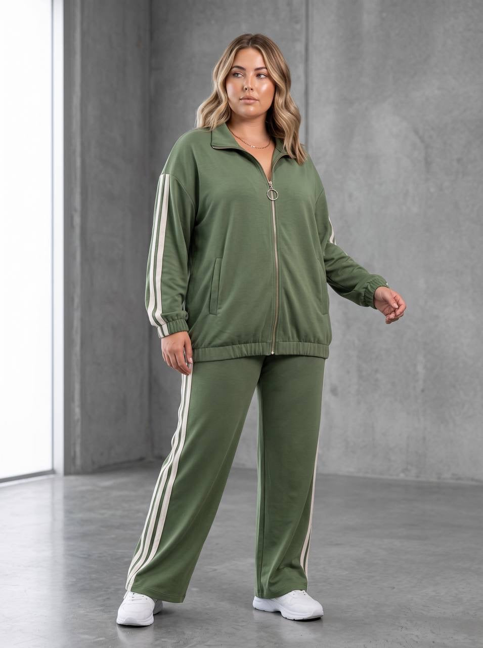 Дамски спортен комплект в зелено  PLUS SIZE | eGiGi