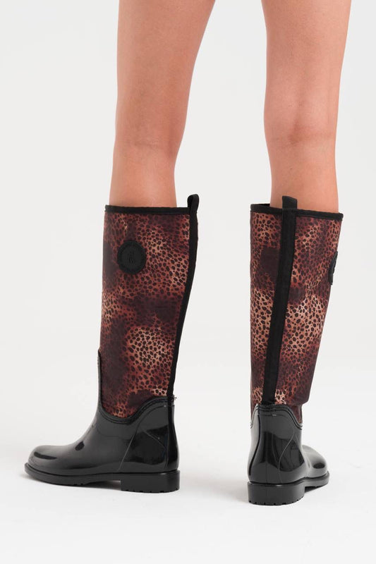 Елегантни дамски боти