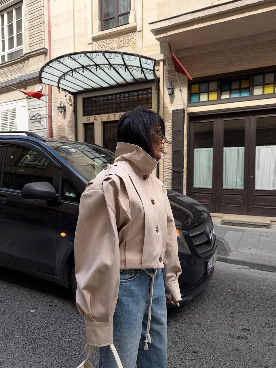 Дамско късо яке