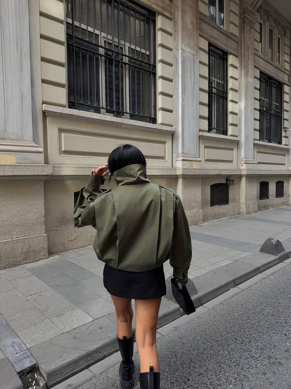 Дамско късо яке