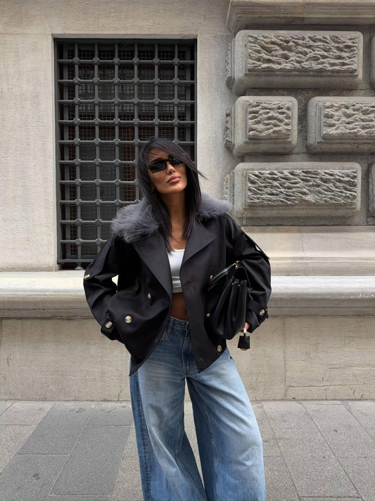 Къс дамски тренчкот с пухена яка