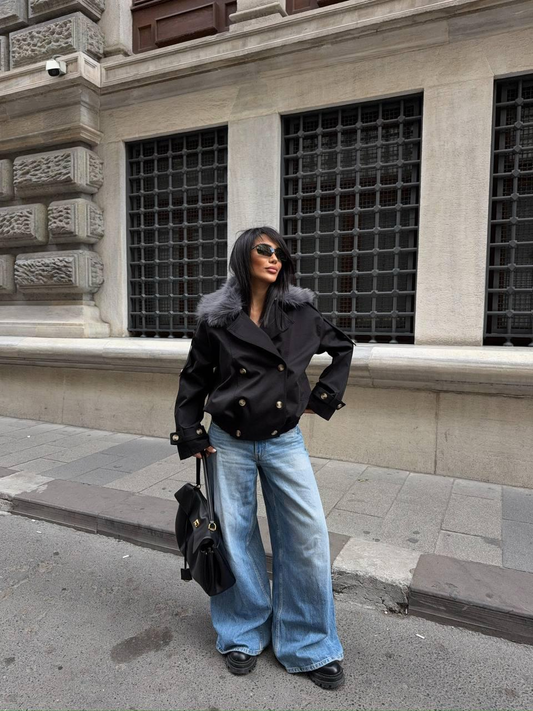 Къс дамски тренчкот с пухена яка