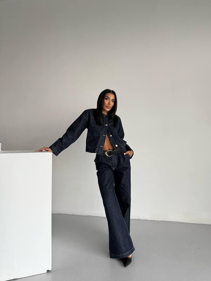 Дамски комплект от две части- късо яке и панталон