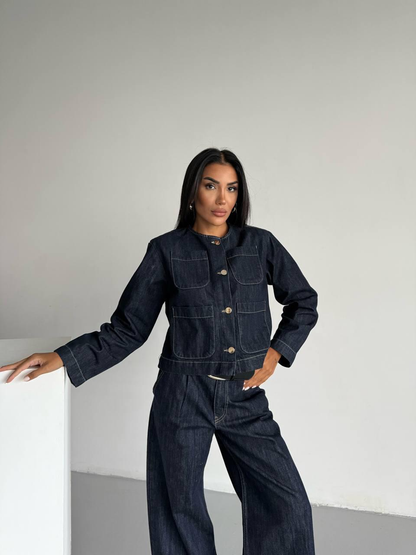 Дамски комплект от две части- късо яке и панталон