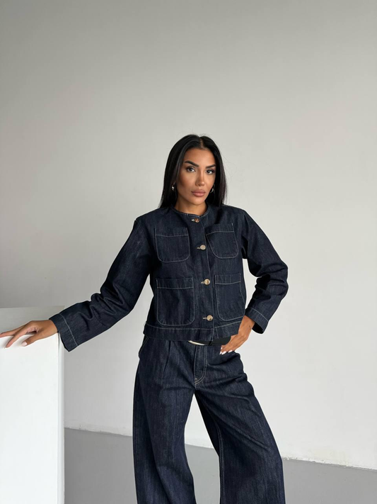 Дамски комплект от две части- късо яке и панталон