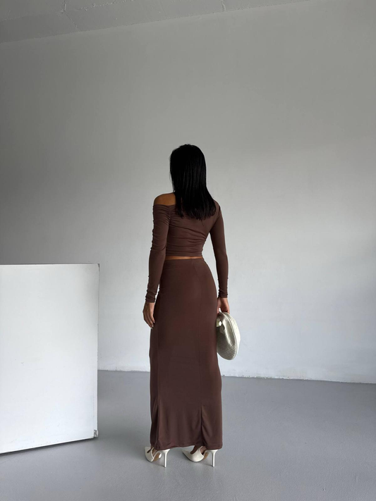 Дамски комплект от две части- дълга пола и къса блуза