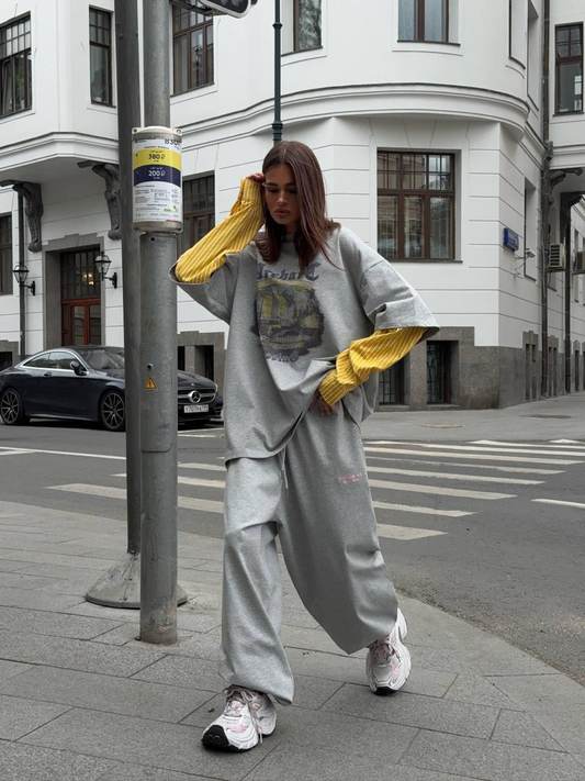 Дамски спортен комплект с ефектни ръкави тип риза