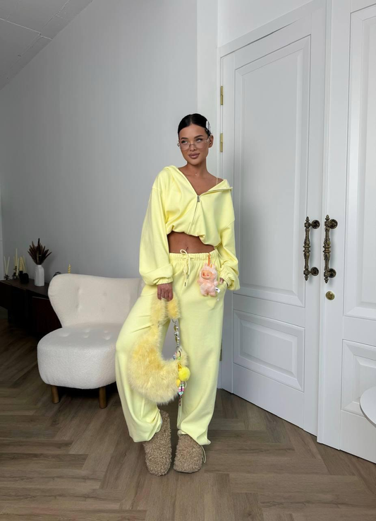 Дамски спортен комплект от две части