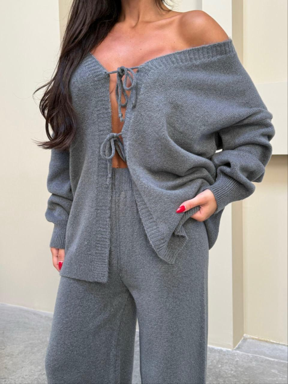 Дамски комплект от две части